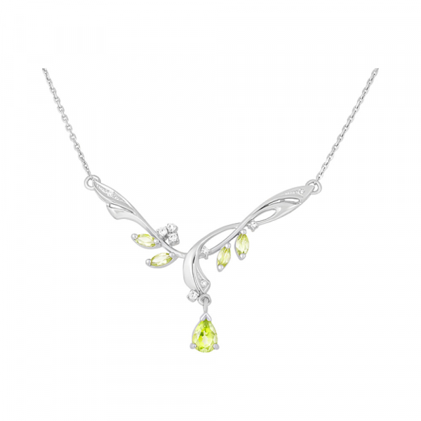 Серебряное колье с хризолитом и фианитом № 123919