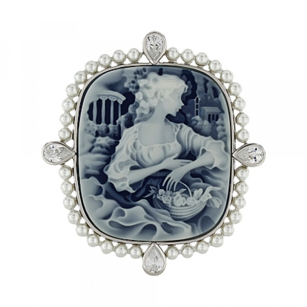 Серебряная брошь с фианитом,голубым карбоном и имитац. жемчуга № 80523