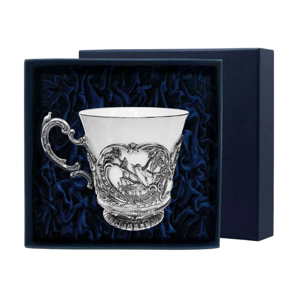 Чашка чайная Королевская охота с чернением из серебра 925 пробы