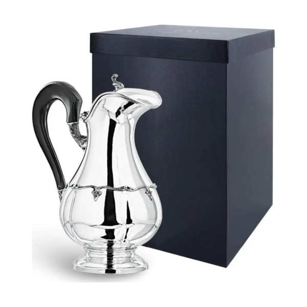 Кувшин с цветочным орнаментом и деревянной ручкой и крышкой маленький (1000 мл) из серебра 925 пробы в футляре