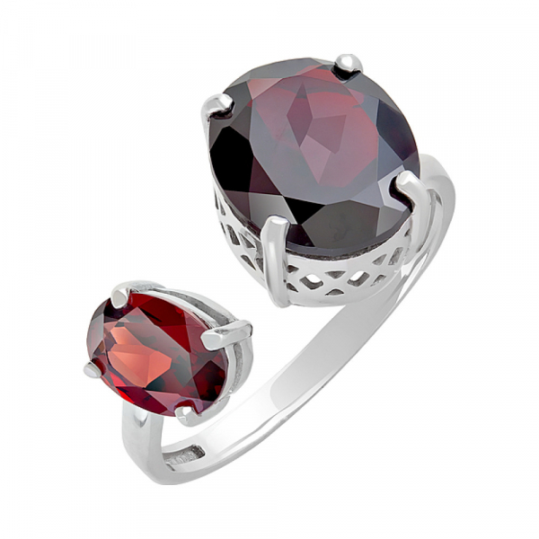 Серебряное кольцо с гранатом № 126910