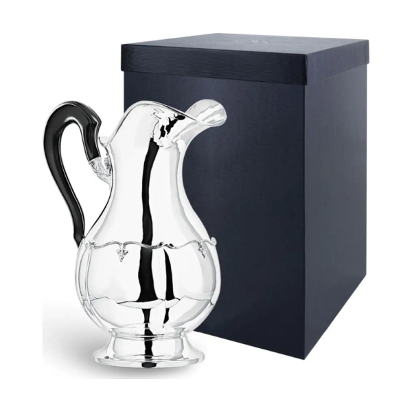 Кувшин с цветочным орнаментом и деревянной ручкой из серебра 925 пробы в футляре