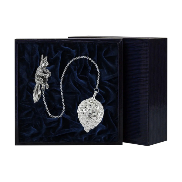 Ситечко Белка с шишкой с чернением в футляре из серебра 925 пробы подарок на Новый год